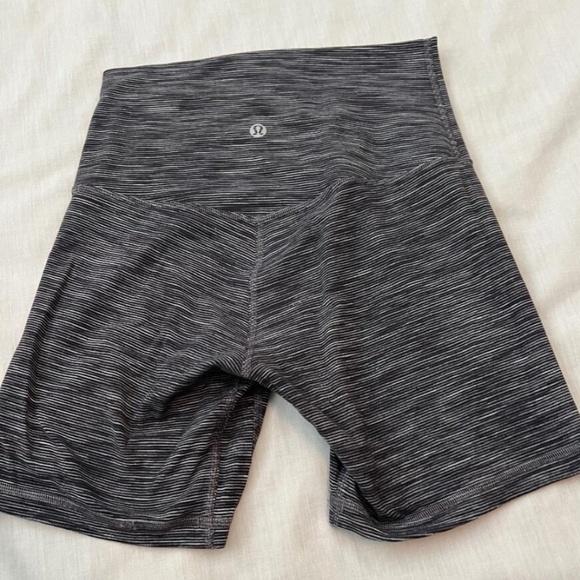 lululemon Align™ High-Rise Short 6” - Picture 4 of 8